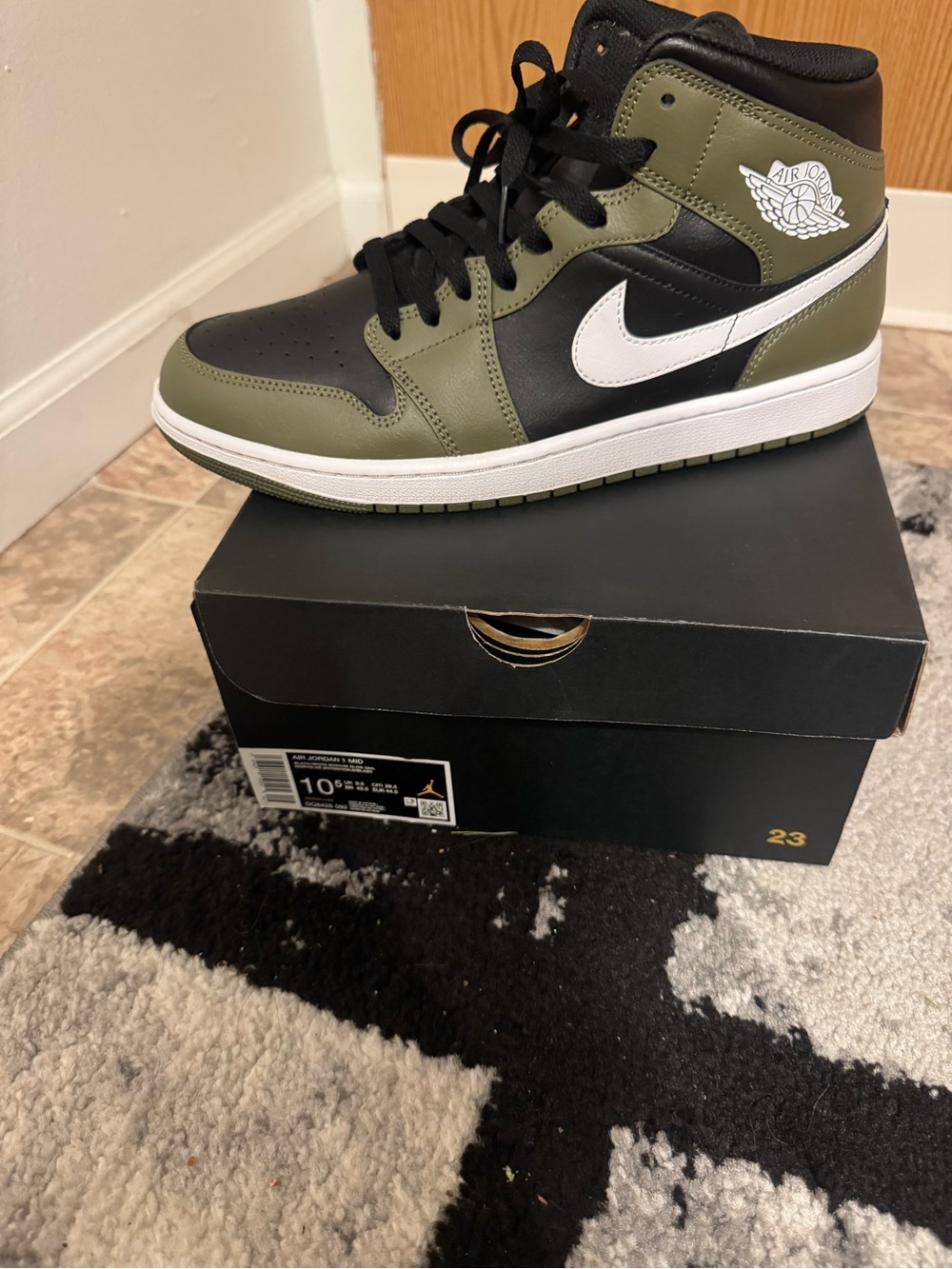 Jordan Air Jordan 1 Mid Olive/Black/White